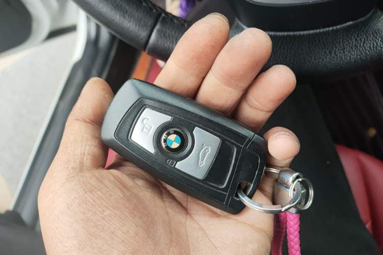 Used BMW 2 Series 2017 220i Leading Model Vehicle Key