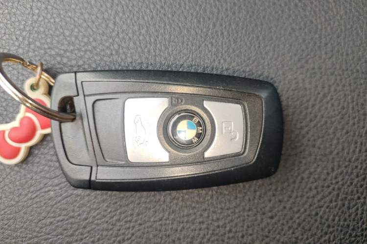 Used BMW 2 Series 2017 220i Convertible Coupe Leading Model Vehicle Key