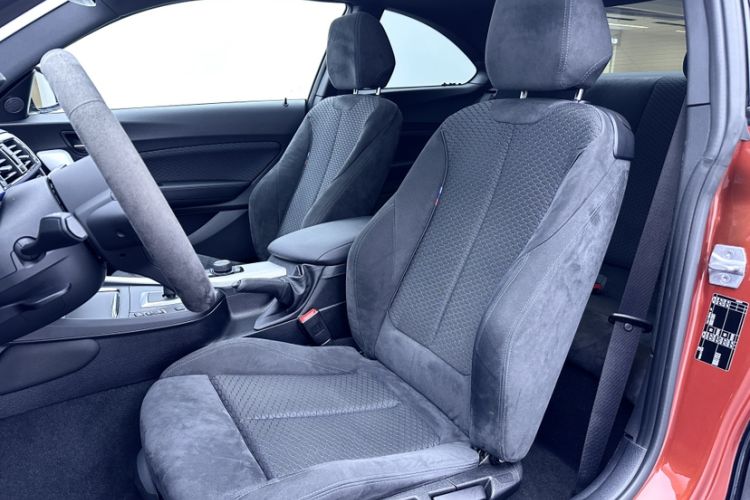 Used BMW 2 Series 2018 225i M Sport Interior 4