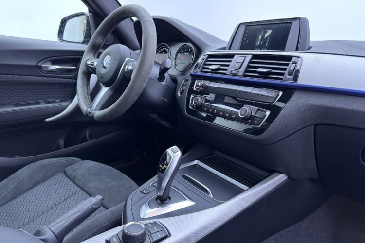 Used BMW 2 Series 2018 225i M Sport Interior 5