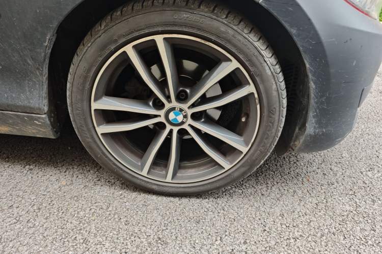 Used BMW 2 Series 2018 220i Sport Design Package Right Front Wheel Hub