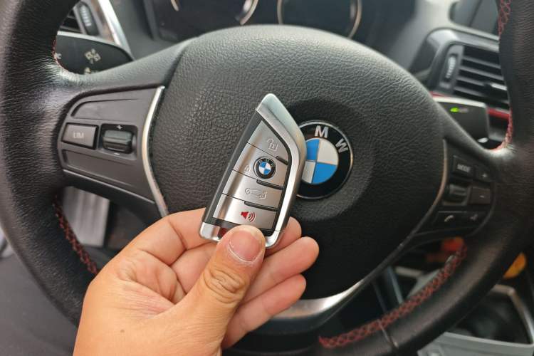 Used BMW 2 Series 2018 220i Sport Design Package Vehicle Key