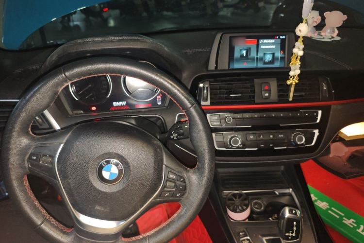 Used BMW 2 Series 2018 220i Convertible Coupe Sports Design Package Center Console