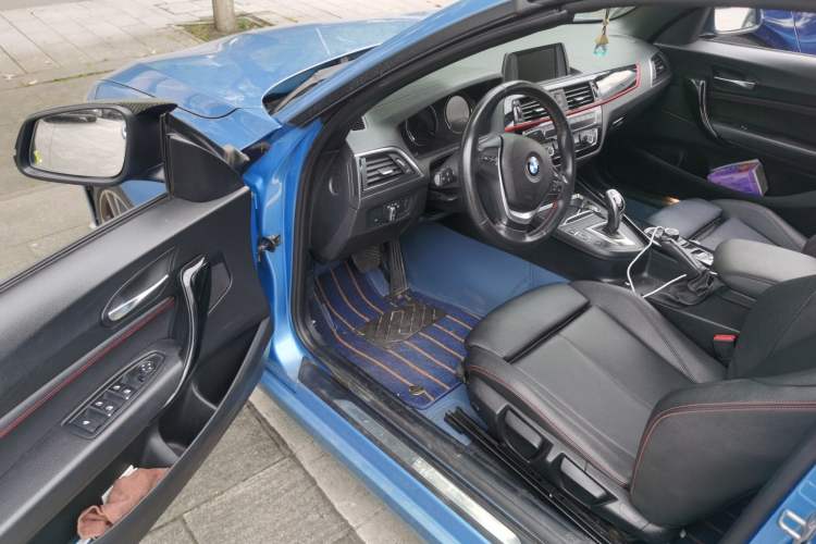 Used BMW 2 Series 2018 220i Convertible Coupe Sports Design Package Driver Seat