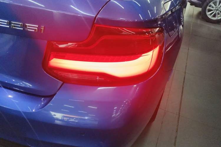 Used BMW 2 Series 2018 225i Convertible Coupe Luxury Model M Sport Package Exterior 3