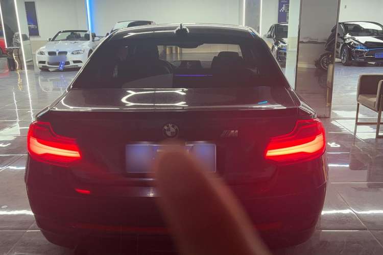 Used BMW 2 Series 2018 220i Sport Design Package Exterior 4