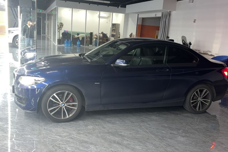 Used BMW 2 Series 2018 220i Sport Design Package Exterior 5