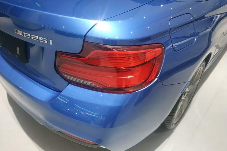 Used BMW 2 Series 2018 225i Convertible Coupe M Sport Edition Exterior 6