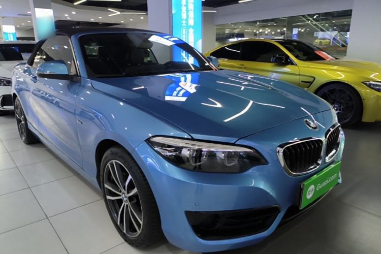 Used BMW 2 Series 2018 220i Convertible Coupe Sports Design Package Front Right 45 Deg