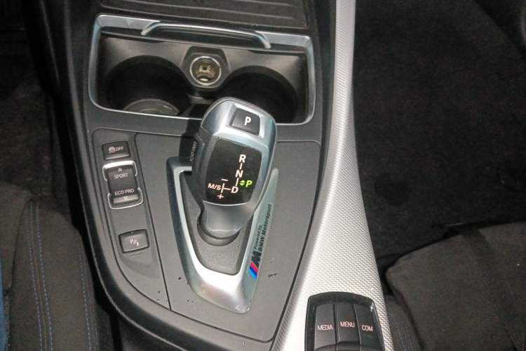 Used BMW 2 Series 2018 225i Convertible Coupe M Sport Edition Gear Lever