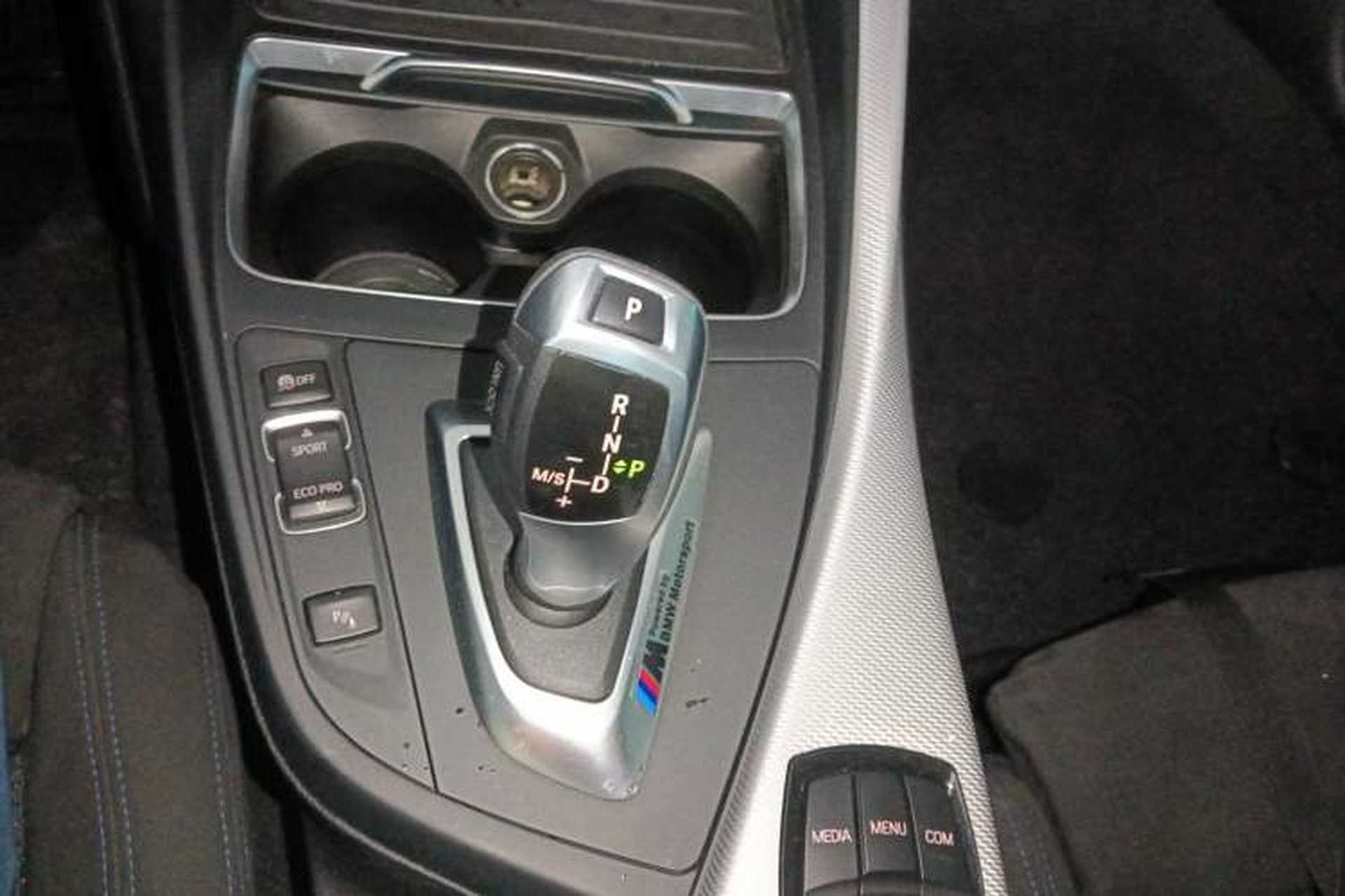 Used BMW 2 Series 2018 225i Convertible Coupe M Sport Edition Gear Lever