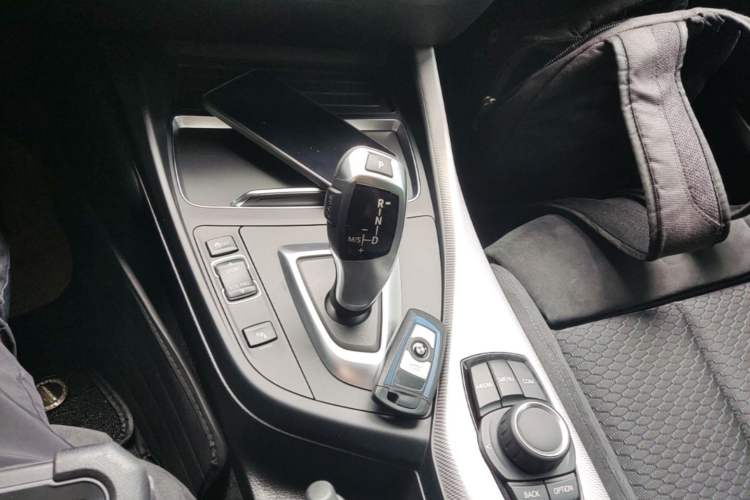 Used BMW 2 Series 2018 225i Convertible Coupe M Sport Edition Gear Lever