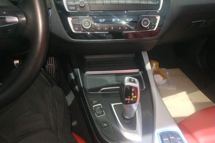 Used BMW 2 Series 2018 225i Convertible Coupe M Sport Edition Gear Lever
