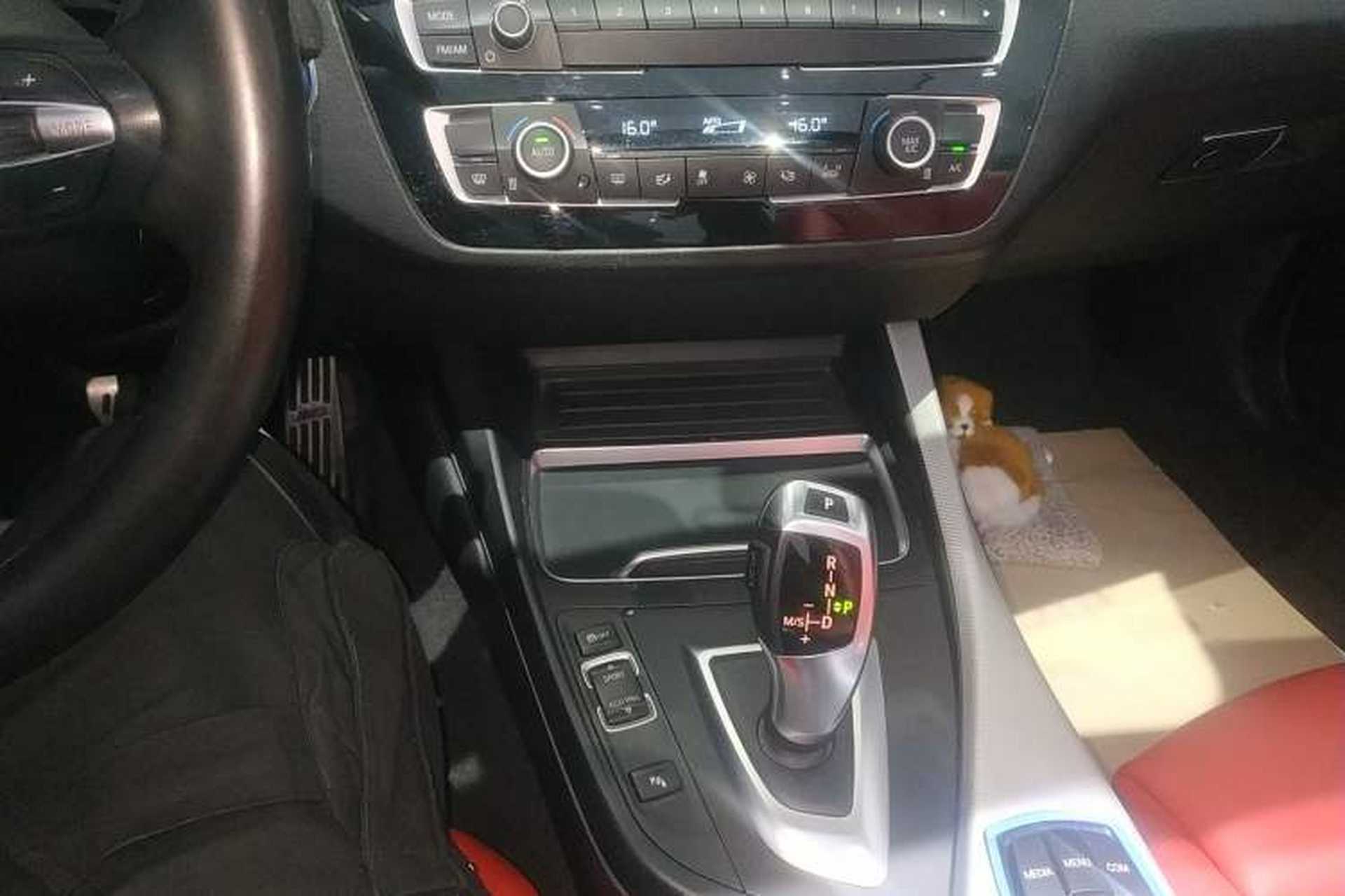 Used BMW 2 Series 2018 225i Convertible Coupe M Sport Edition Gear Lever