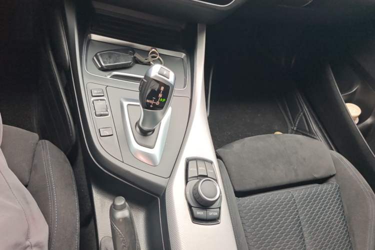 Used BMW 2 Series 2018 225i M Sport Gear Lever