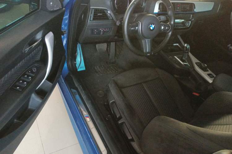 Used BMW 2 Series 2018 225i Convertible Coupe M Sport Edition Interior 3