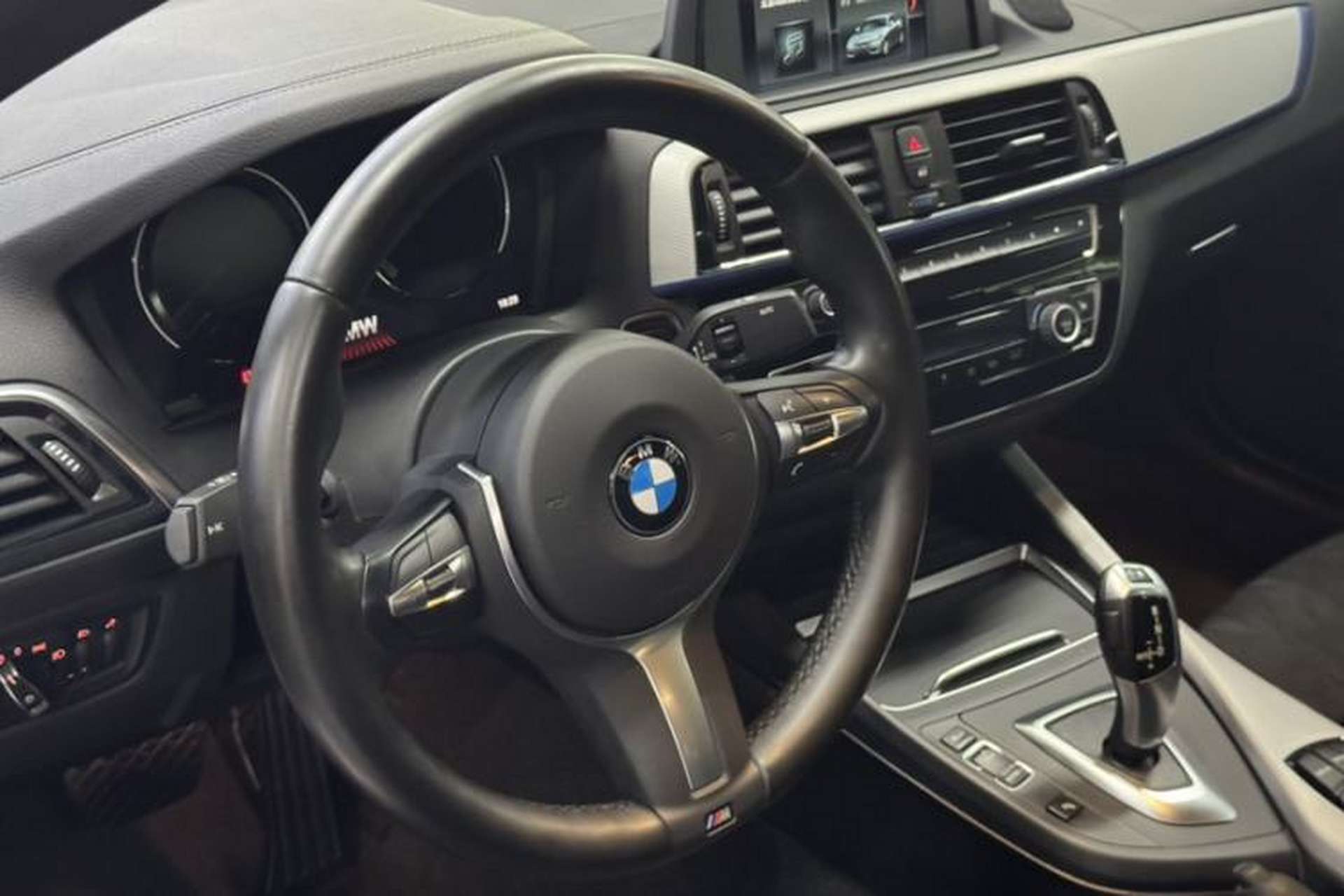 Used BMW 2 Series 2018 225i M Sport Interior 3