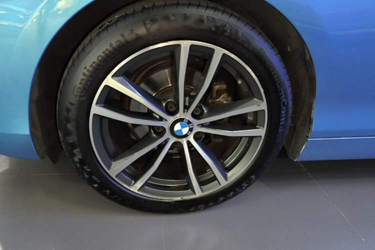 Used BMW 2 Series 2018 220i Convertible Coupe Sports Design Package Left Front Wheel Hub
