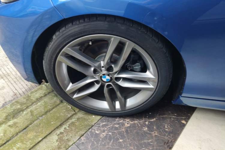 Used BMW 2 Series 2018 225i Convertible Coupe M Sport Edition Left Front Wheel Hub