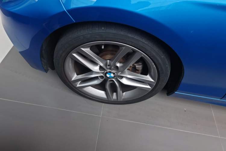 Used BMW 2 Series 2018 225i Convertible Coupe M Sport Edition Left Front Wheel Hub