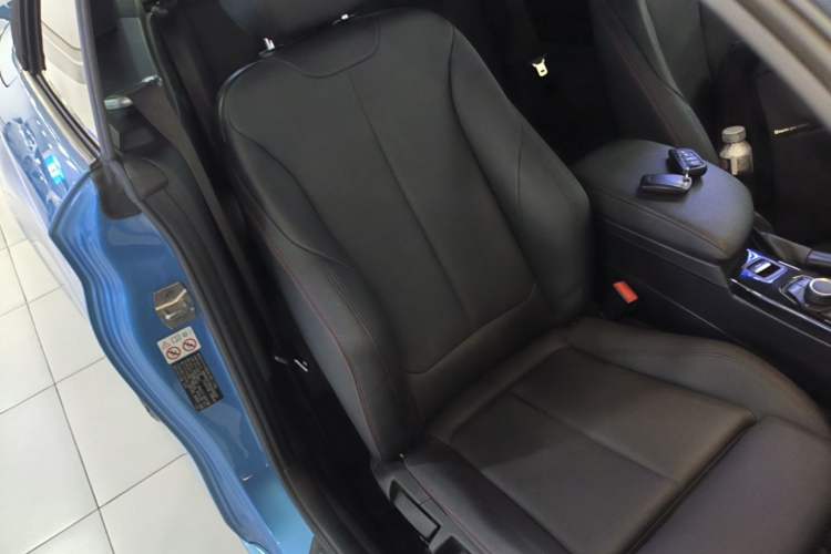Used BMW 2 Series 2018 220i Convertible Coupe Sports Design Package Right Front Seat