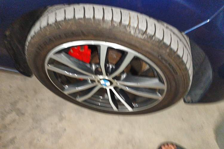 Used BMW 2 Series 2018 220i Sport Design Package Right Front Wheel Hub
