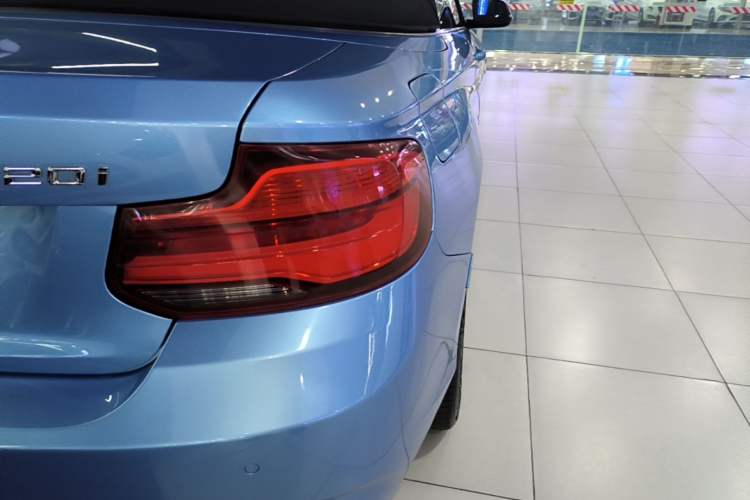 Used BMW 2 Series 2018 220i Convertible Coupe Sports Design Package Right Rear Taillight