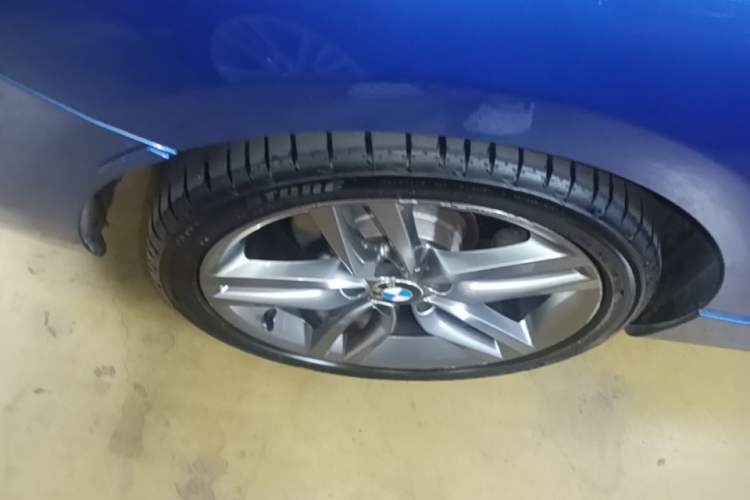Used BMW 2 Series 2018 225i Convertible Coupe M Sport Edition Right Rear Wheel Hub