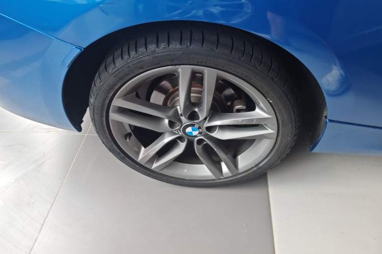 Used BMW 2 Series 2018 225i Convertible Coupe M Sport Edition Right Rear Wheel Hub