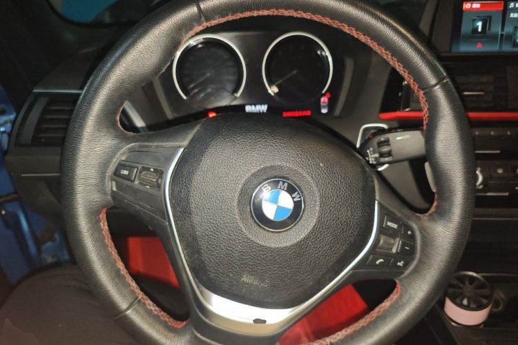 Used BMW 2 Series 2018 220i Convertible Coupe Sports Design Package Steering Wheel