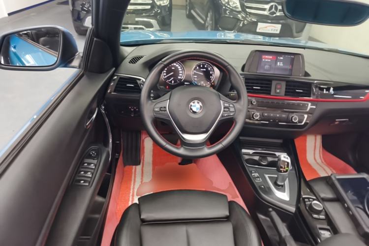 Used BMW 2 Series 2018 220i Convertible Coupe Sports Design Package Steering Wheel