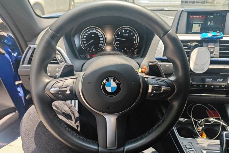 Used BMW 2 Series 2018 225i Luxury Model with M Sport Package Steering Wheel
