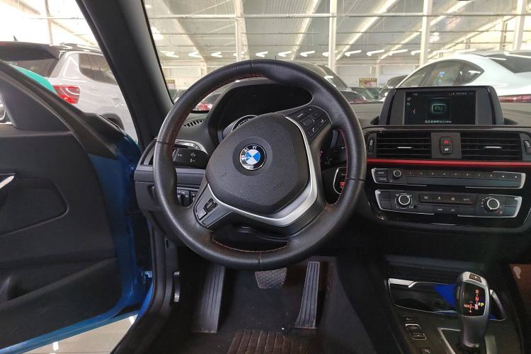 Used BMW 2 Series 2018 220i Convertible Coupe Sports Design Package Steering Wheel