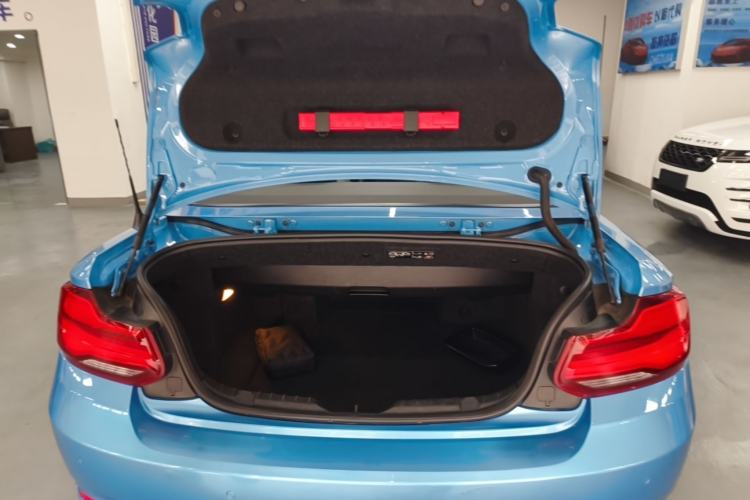 Used BMW 2 Series 2018 220i Convertible Coupe Sports Design Package Trunk