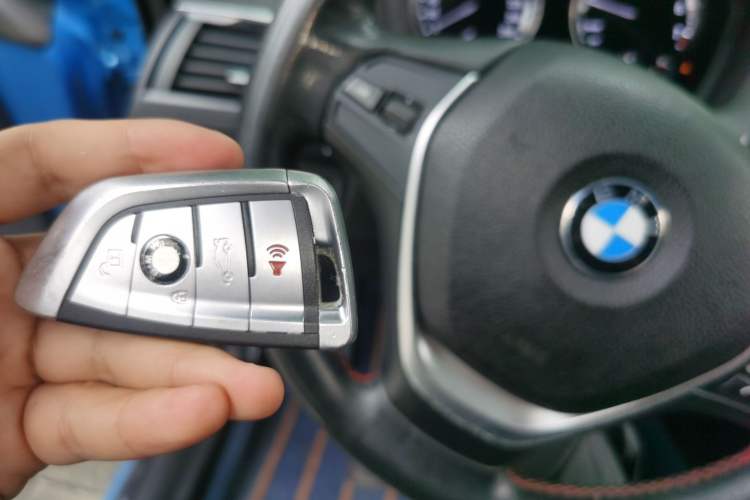 Used BMW 2 Series 2018 220i Convertible Coupe Sports Design Package Vehicle Key