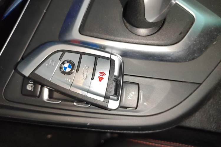 Used BMW 2 Series 2018 220i Convertible Coupe Sports Design Package Vehicle Key