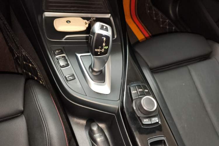Used BMW 2 Series 2018 220i Convertible Coupe Sports Design Package Gear Lever