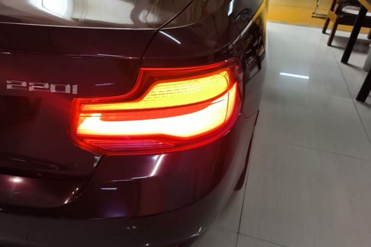 Used BMW 2 Series 2018 220i Convertible Coupe Sports Design Package Right Rear Taillight