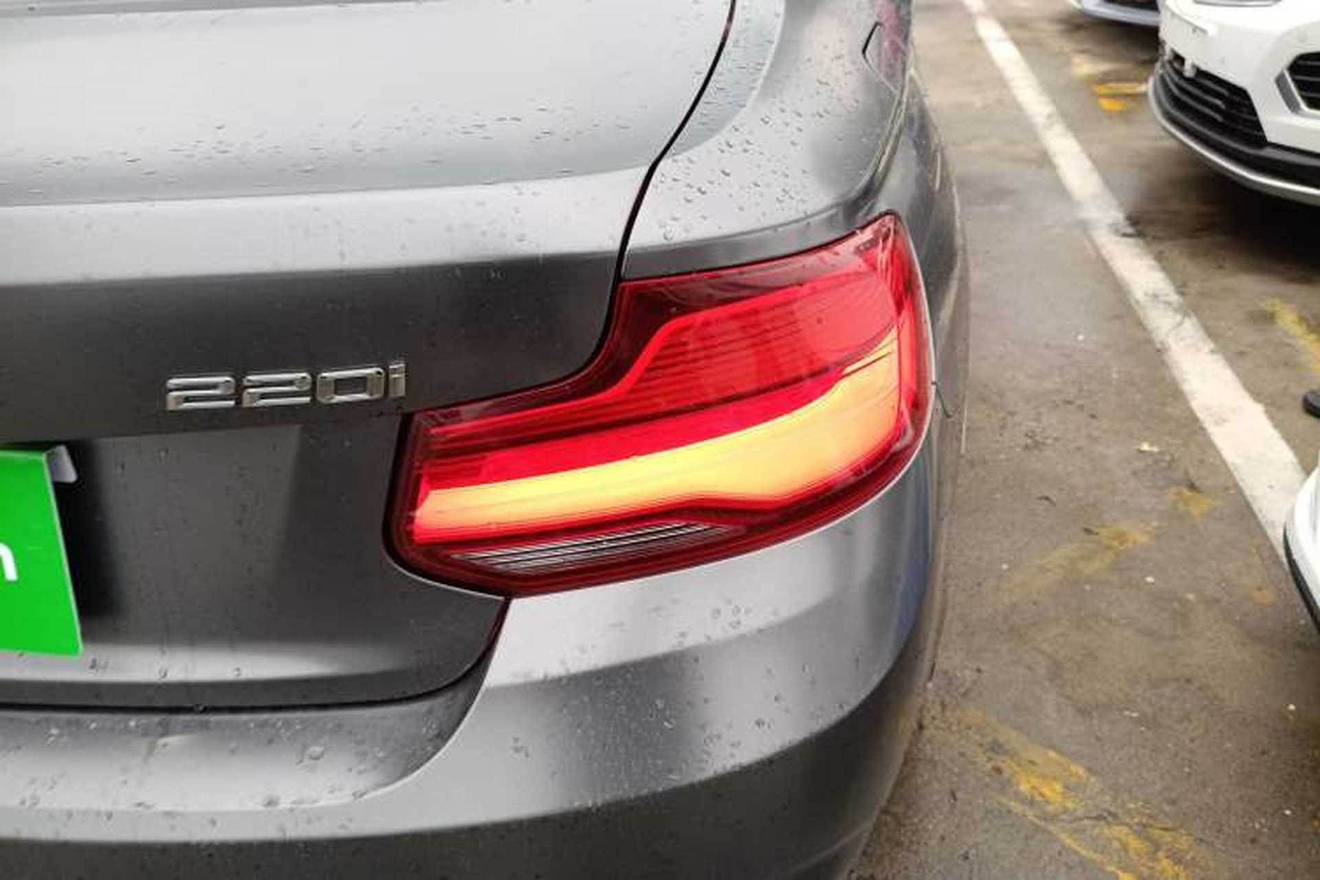 Used BMW 2 Series 2018 220i Sport Design Package Exterior 3