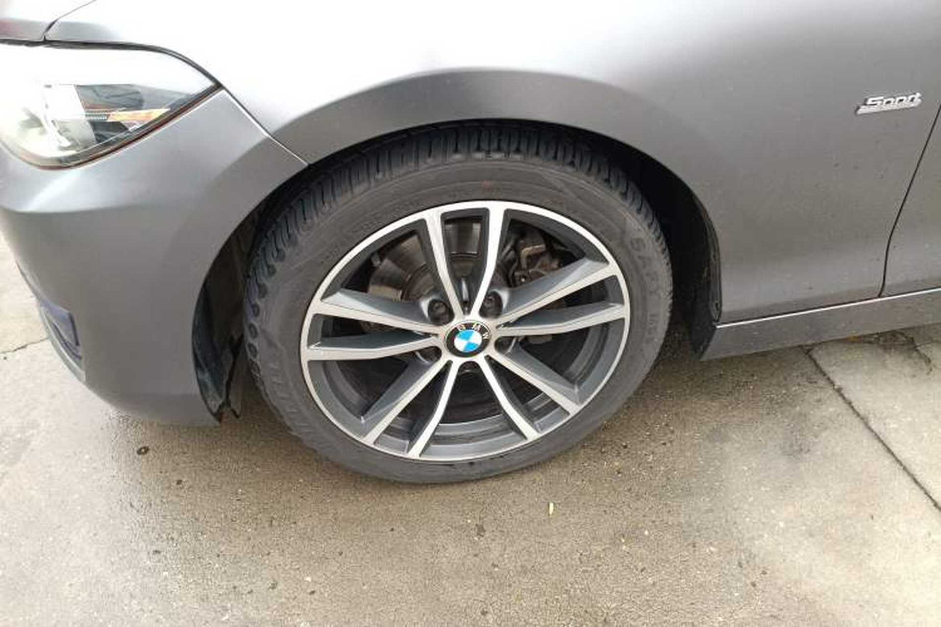 Used BMW 2 Series 2018 220i Sport Design Package Exterior 4