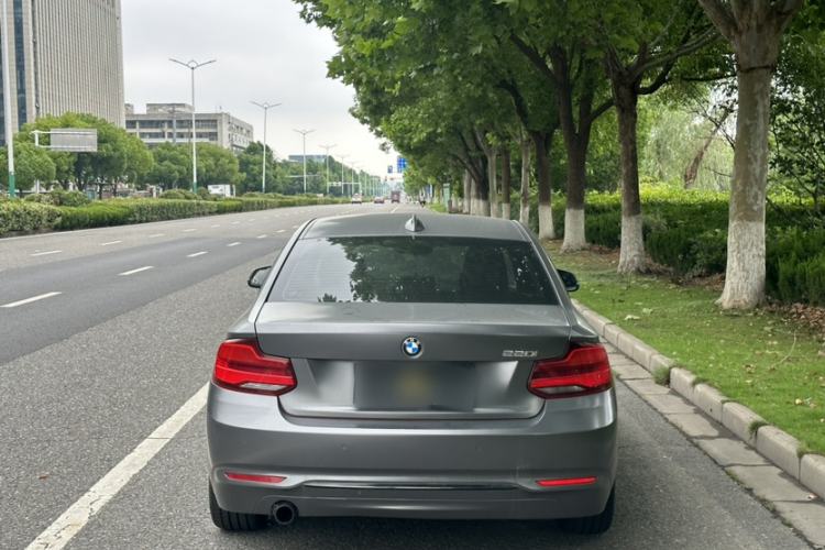 Used BMW 2 Series 2018 220i Sport Design Package Exterior 6