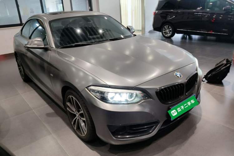 Used BMW 2 Series 2018 220i Sport Design Package Front Right 45 Deg