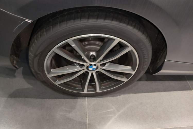 Used BMW 2 Series 2018 220i Sport Design Package Right Rear Wheel Hub