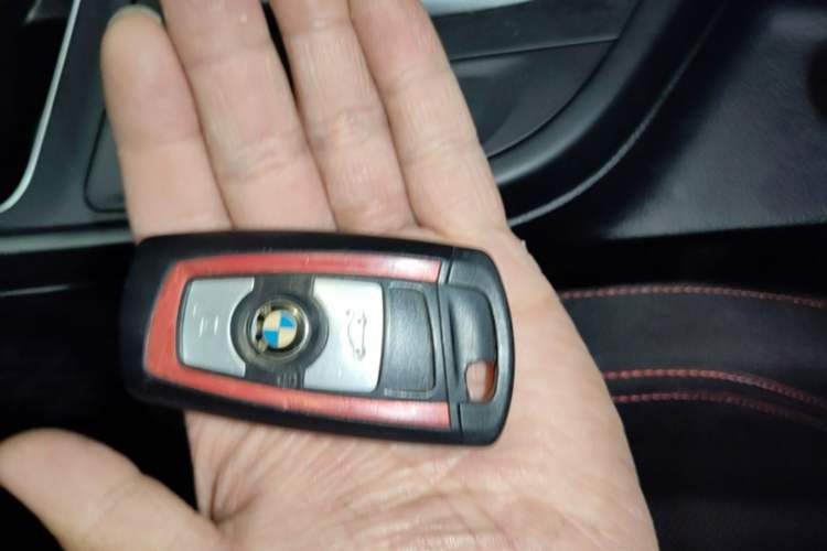 Used BMW 2 Series 2018 220i Sport Design Package Vehicle Key