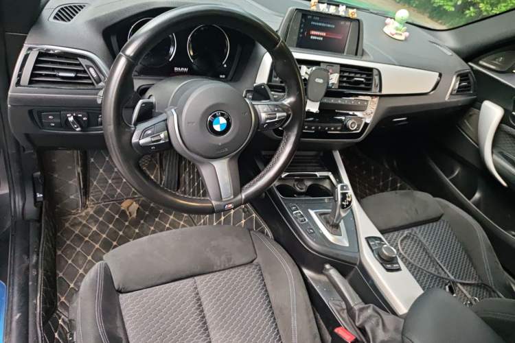Used BMW 2 Series 2018 225i Luxury Model with M Sport Package Interior 2