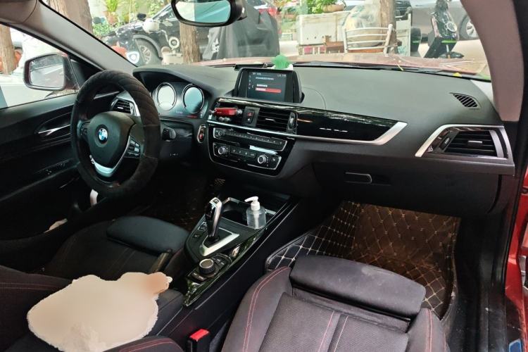 Used BMW 2 Series 2018 220i Sport Design Package Center Console