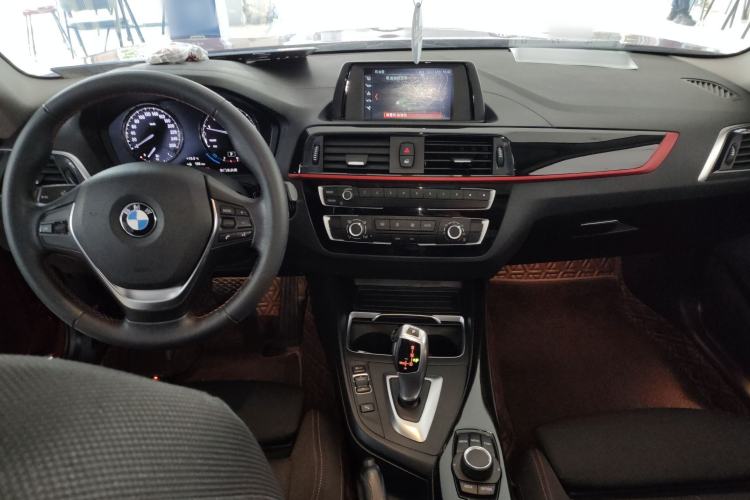 Used BMW 2 Series 2018 220i Sport Design Package Center Console