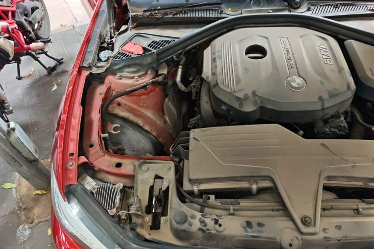 Used BMW 2 Series 2018 220i Sport Design Package Engine Bay Right