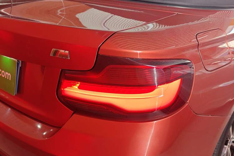 Used BMW 2 Series 2018 220i Convertible Coupe Sports Design Package Exterior 3
