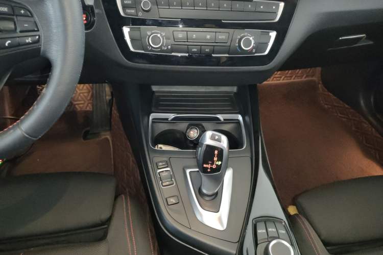 Used BMW 2 Series 2018 220i Sport Design Package Gear Lever